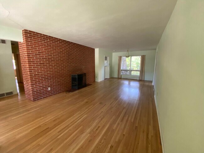 Foto del edificio - 205 Lindell Dr