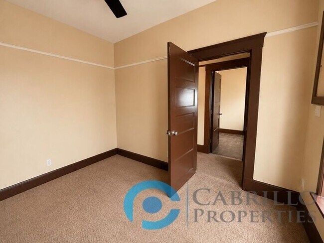 Foto del edificio - 2203 Broadway