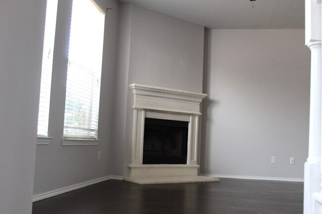 Living Room - 1510 Barbara Dr