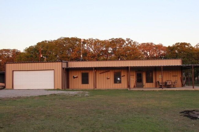 Building Photo - 1051 Wright Ln