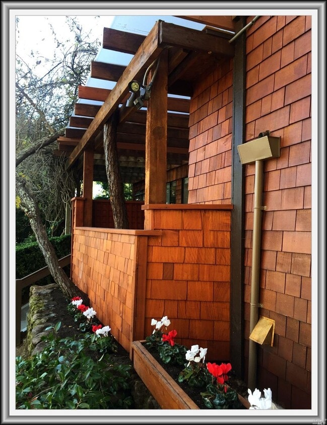 271 Corte Madera Ave Unit 1c, Corte Madera, CA 94925 Room for Rent in