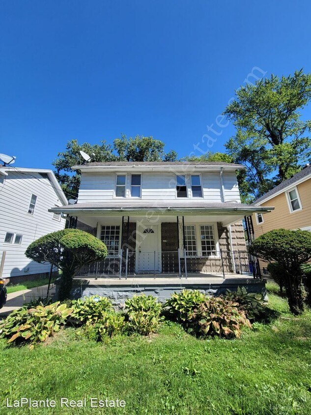 Primary Photo - 3 br, 1 bath House - 910 Searles Rd 1