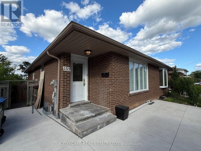 Building Photo - 135 Bonham Blvd