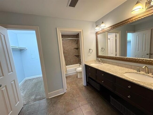 Foto del edificio - 1BD/1BA Condo located in The Monarch
