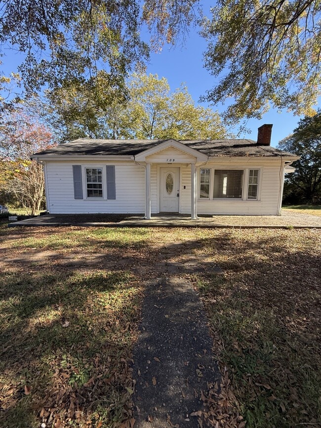 Building Photo - 109 Hillcrest Dr