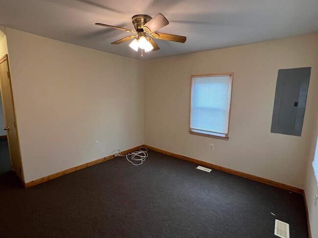 Building Photo - 209 W Pacific Ave