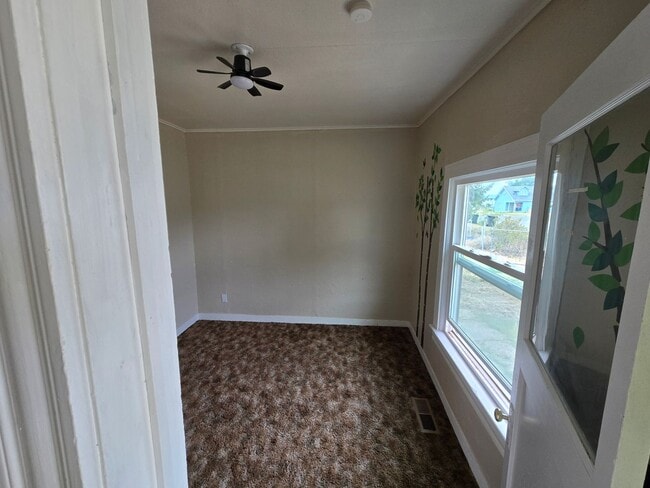 Building Photo - 3 Bedroom house