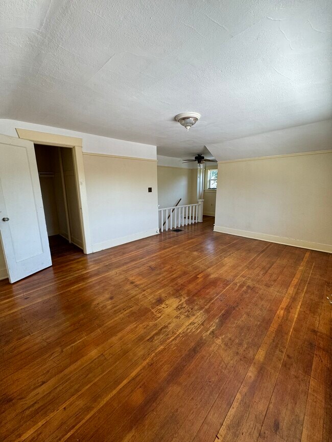 Bedroom - 6624 NE Sandy Blvd