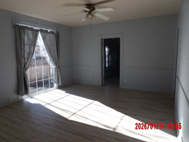 Building Photo - 1306 10th St