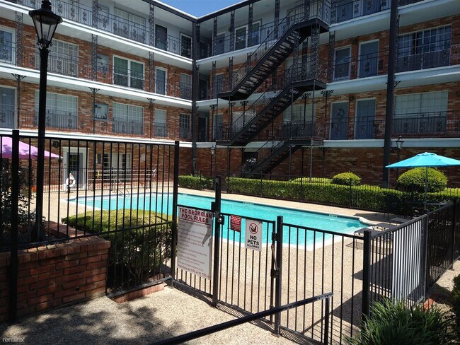 Foto del edificio - 2 br, 2 bath Condo - 8401 North New Braunf...