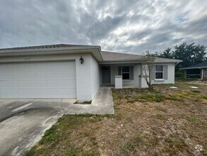 Building Photo - 6012 Thrush Ave