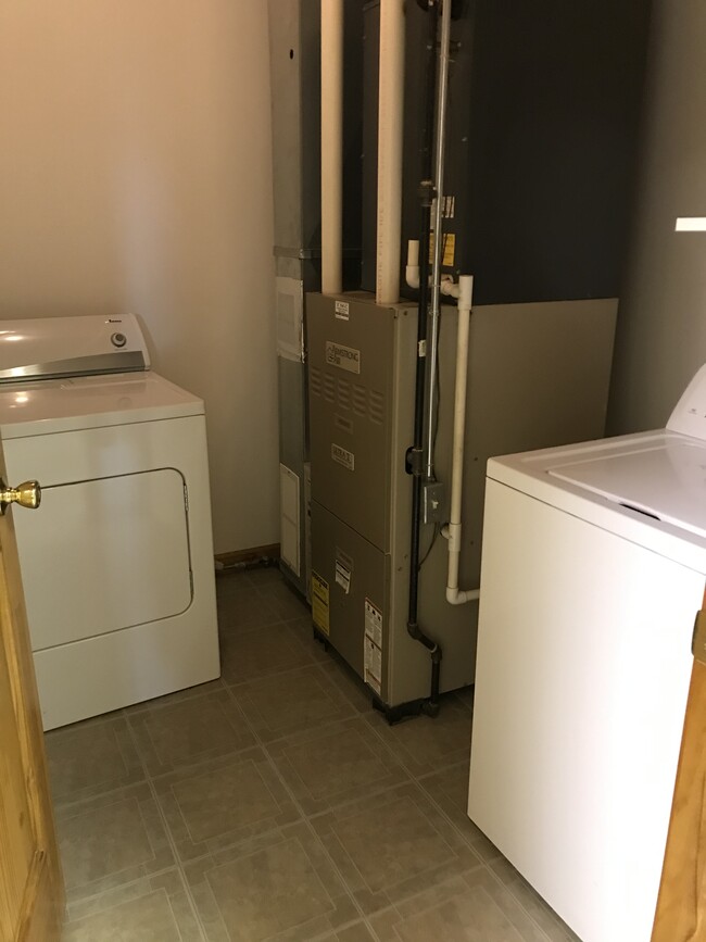 laundry - 5957 N 800 E