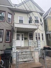 Building Photo - 290 Ege Ave