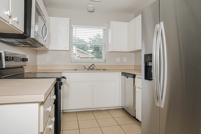 Building Photo - 7180 Mauna Loa Blvd