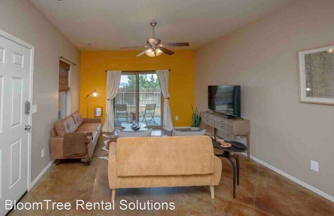Building Photo - 2 br, 1 bath House - 5465 E Onyx Drive