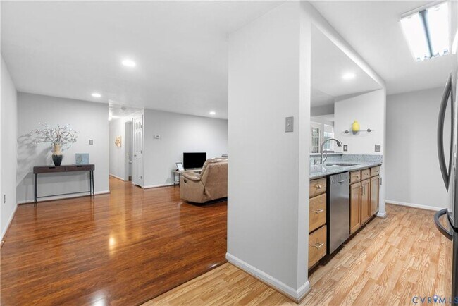 Foto del edificio - well-kept 2-bedroom, 2-bath condo