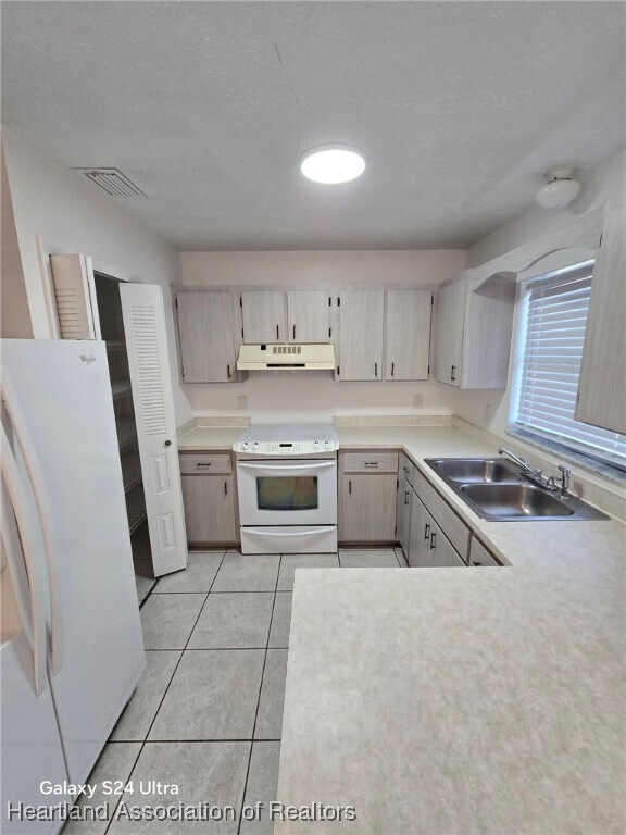 Foto del edificio - 9611 S Orange Blossom Blvd