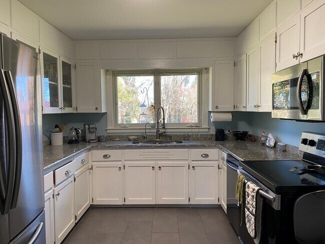 Foto del edificio - 346 Morningside Dr SW