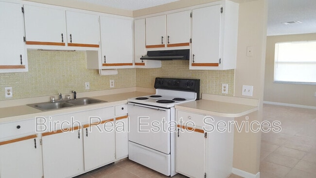 Foto del edificio - 6837 Forest Ave