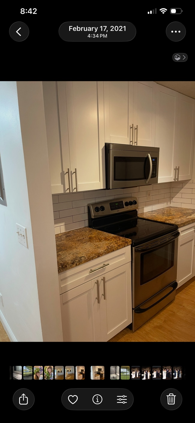 Building Photo - 1629 Meadows Cir W