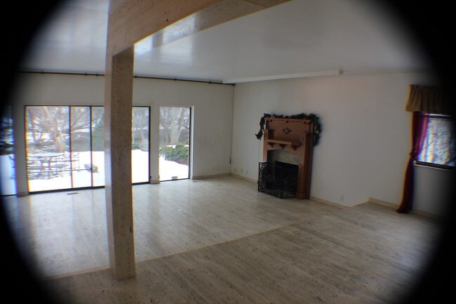 Building Photo - 3810 Wroxton Dr