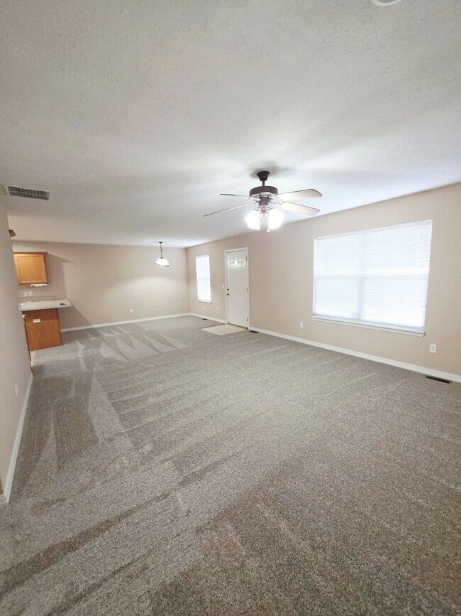 Foto del edificio - 2 bdrm duplex