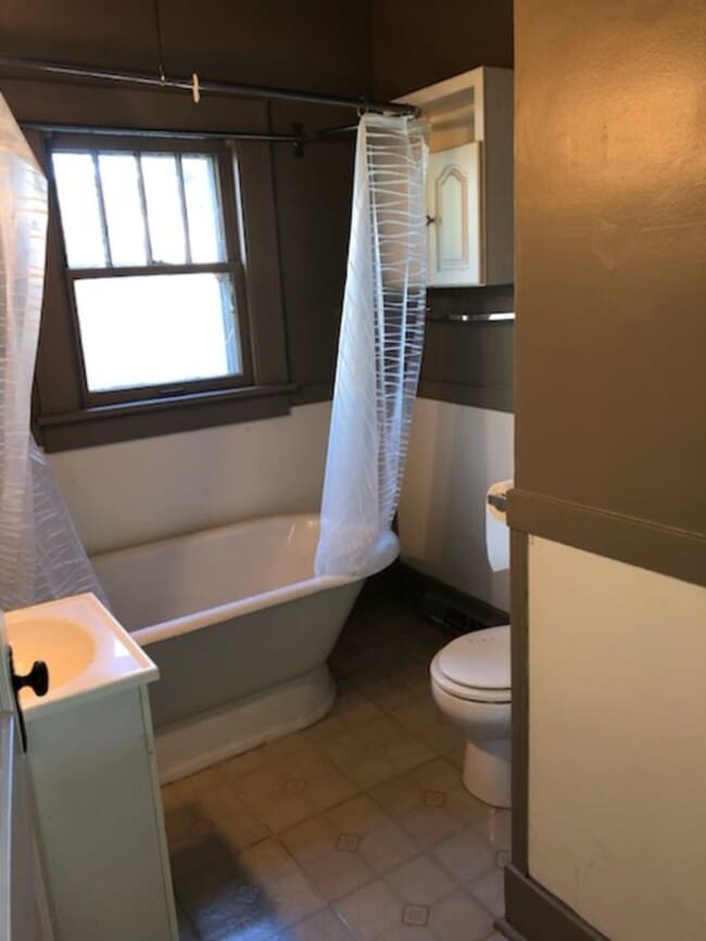 Building Photo - Market St