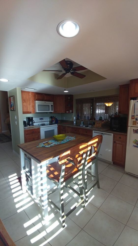 Building Photo - Gorgeous VILLA in Tarpon Springs FOR RENT