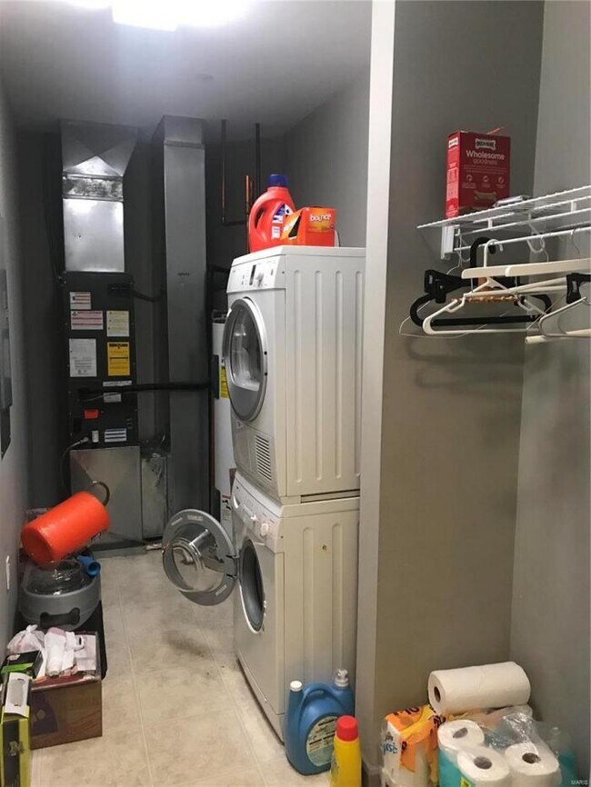Building Photo - 1 bedroom in St Louis MO 63141