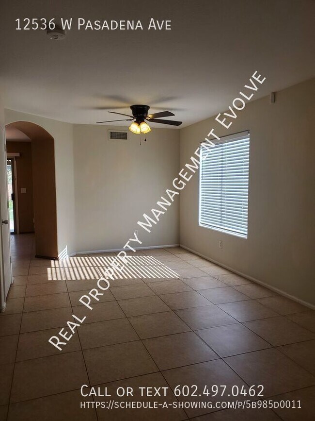 Foto del edificio - Large 2 Story Home