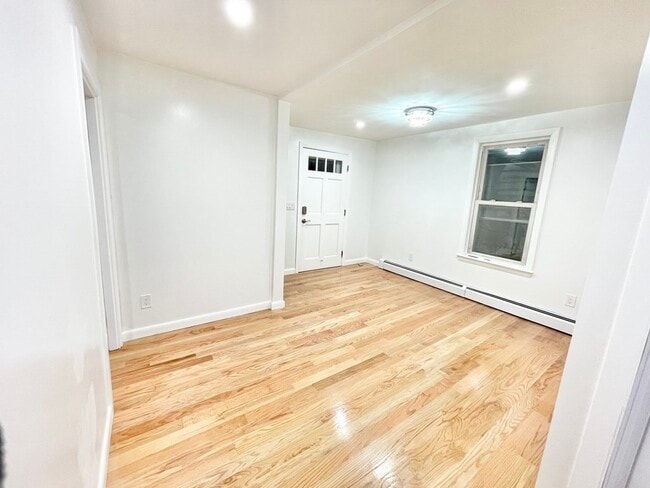 Building Photo - 22 Clinton St