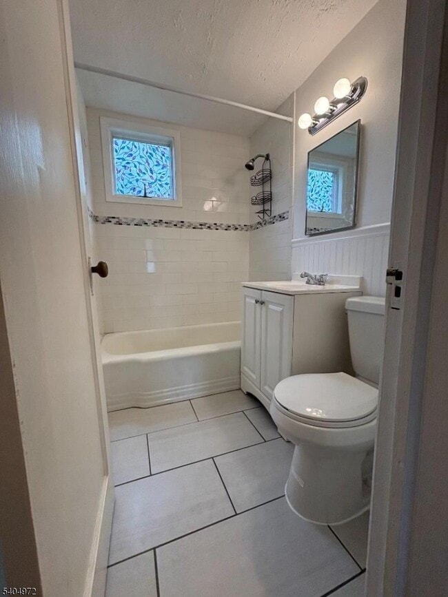 Building Photo - 54 Centennial Ave