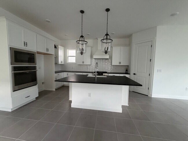 Building Photo - 12500 Westhaven Oak Dr