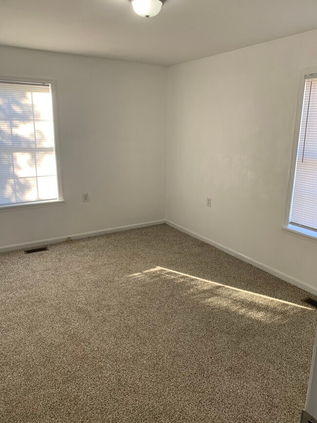 Dormitorio trasero - 210 Wilson St