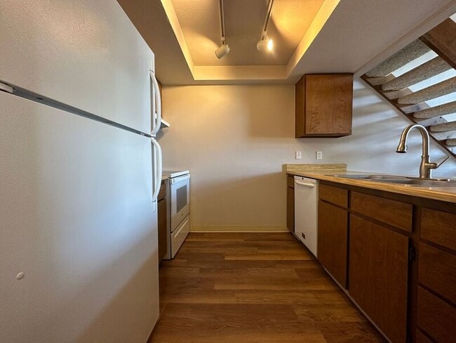 Building Photo - 14282 E Tufts Pl