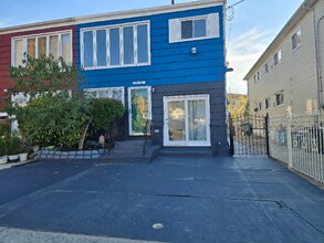 Building Photo - 255-32-255149 149th Ave