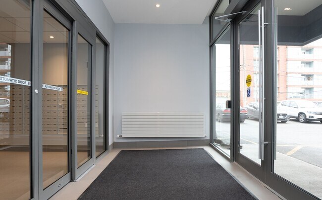 Photo du bâtiment - 730 St Clarens Ave