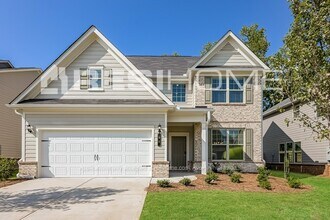 Building Photo - 190 Brougham Dr S