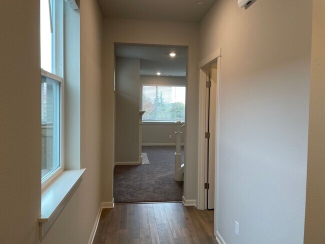 Foto del edificio - Lovely 4 Bed 2.5 Bath Home! Located near t...