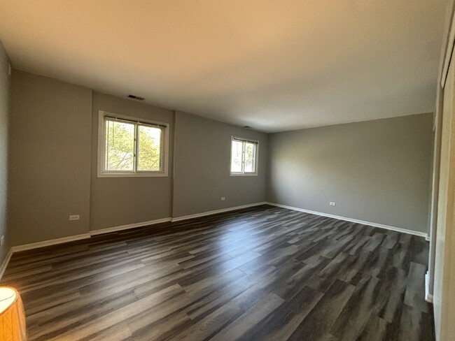 Master bedroom - 645 Waverly Dr