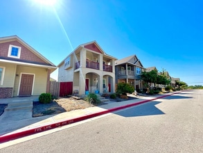 Building Photo - 4616 Graceful Ln