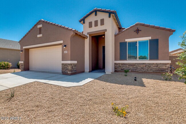 Foto del edificio - 41329 W Curtis Ln