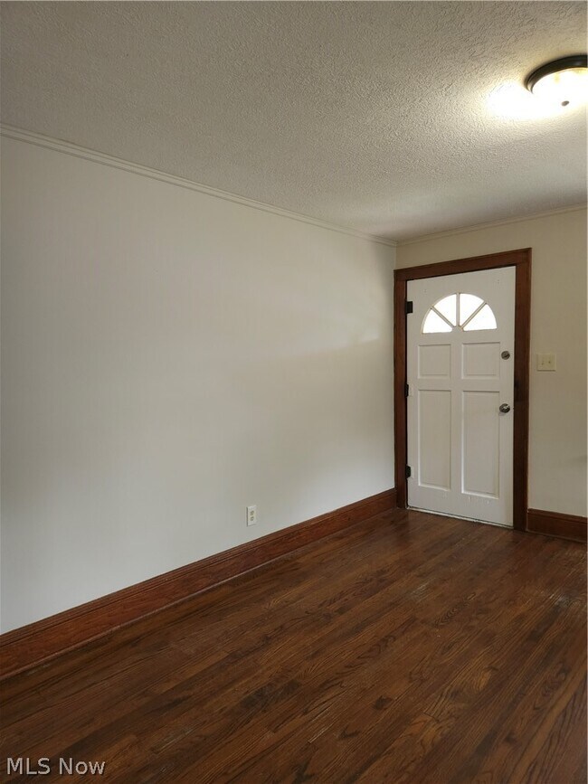Foto del edificio - 578 Plum Ave