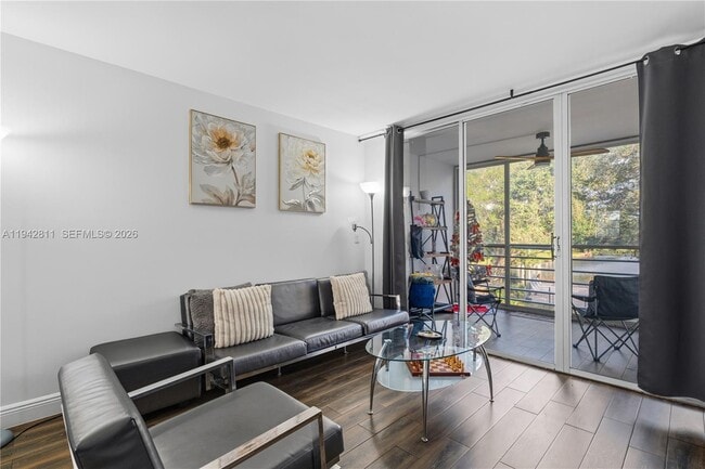 Building Photo - 9340 Lagoon Pl