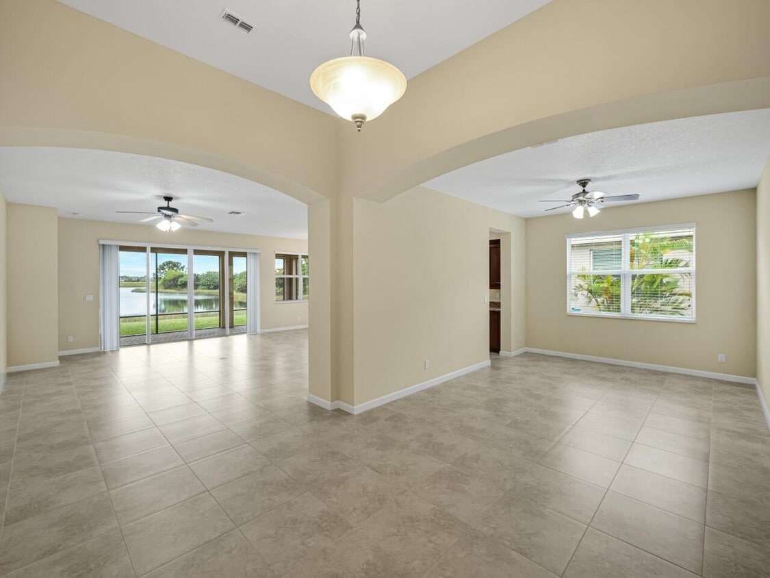 Primary Photo - 12190 SW Bennington Cir