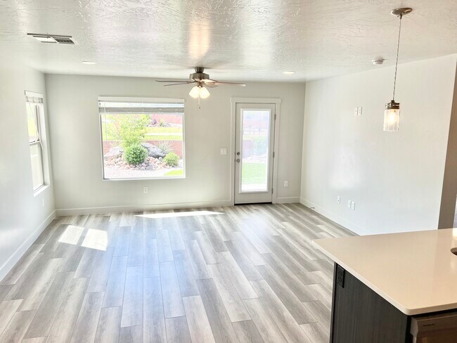Building Photo - 3172 E Sky Rim Wy