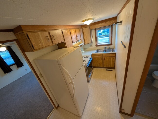 Building Photo - 6175 Zorn Rd