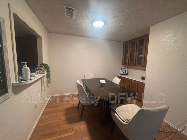 Foto del edificio - 6437 Brookhaven Trail
