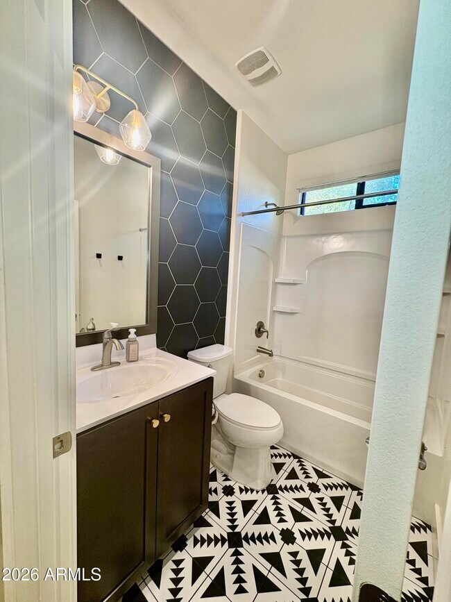 Foto del edificio - 4740 E Tierra Buena Ln