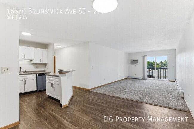 Building Photo - 16650 Brunswick Ave SE